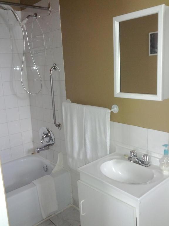 Motel Montgolfiere Jp Saint-Jean-sur-Richelieu Oda fotoğraf
