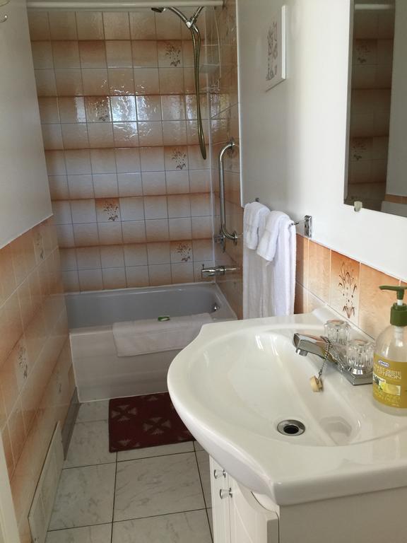 Motel Montgolfiere Jp Saint-Jean-sur-Richelieu Dış mekan fotoğraf