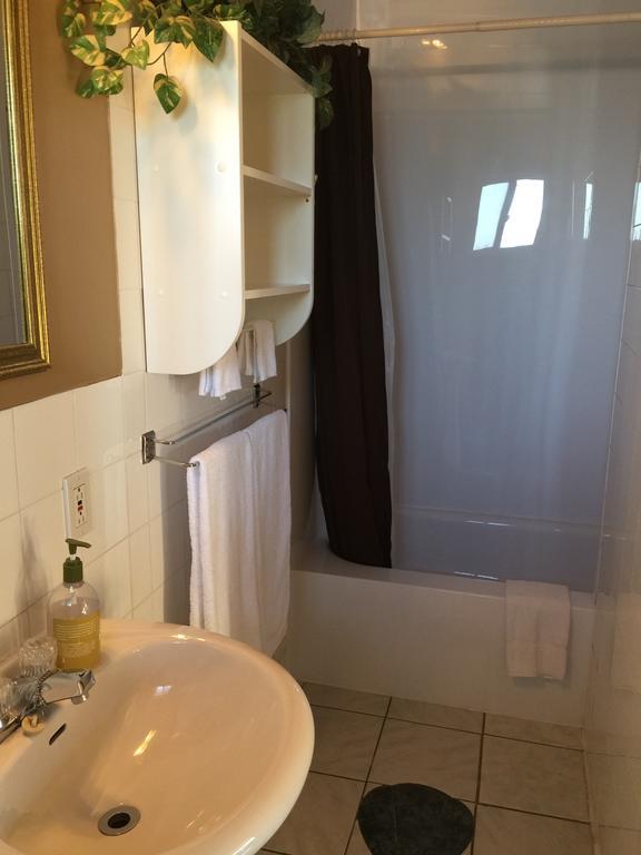 Motel Montgolfiere Jp Saint-Jean-sur-Richelieu Dış mekan fotoğraf
