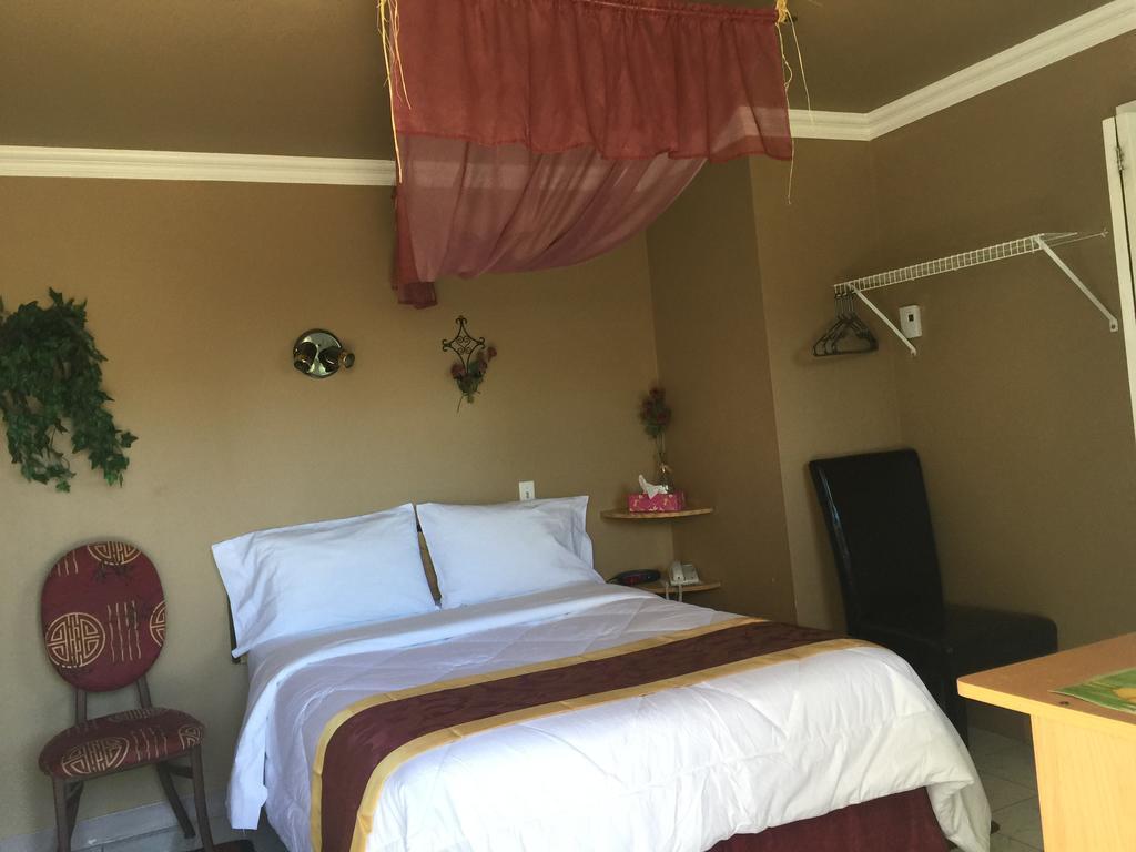 Motel Montgolfiere Jp Saint-Jean-sur-Richelieu Dış mekan fotoğraf