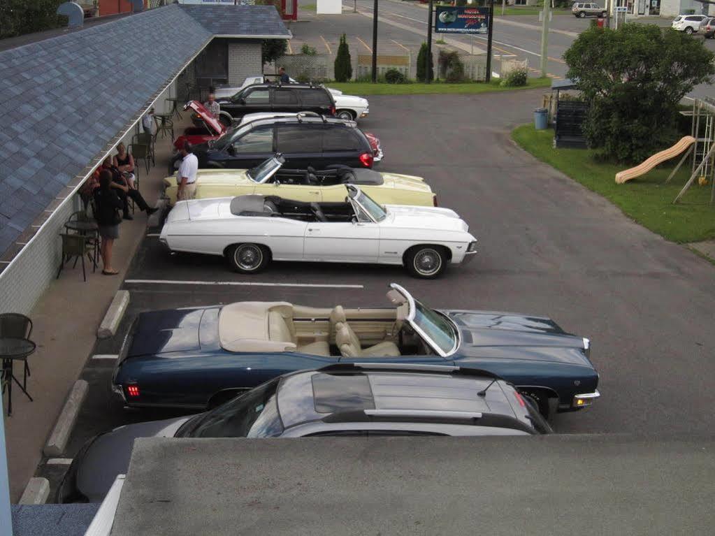 Motel Montgolfiere Jp Saint-Jean-sur-Richelieu Dış mekan fotoğraf